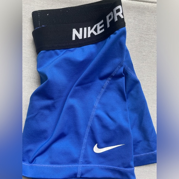 Nike Pro Women’s 3” shorts - Picture 4 of 6